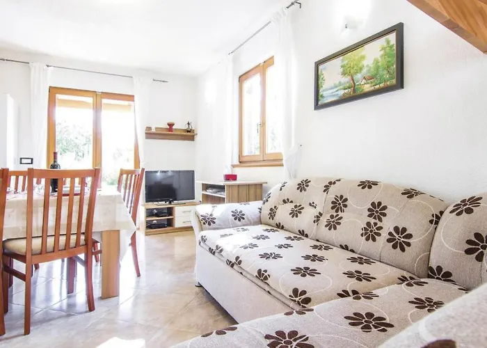 Valmonida By Interhome * Labinci